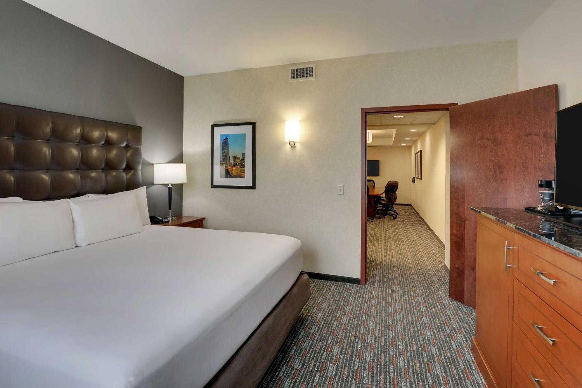 Drury Inn & Suites Charlotte Arrowood Zewnętrze zdjęcie