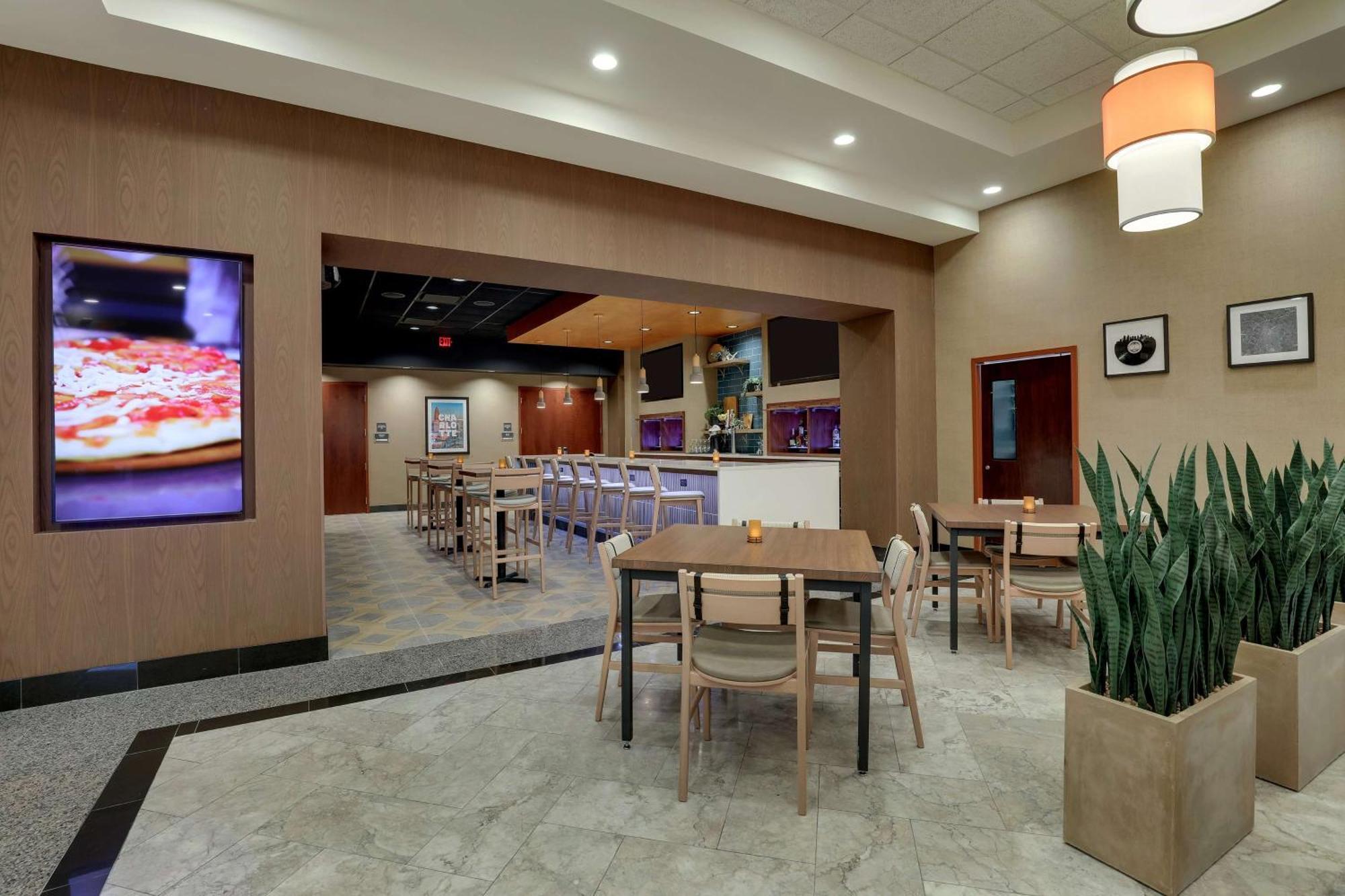Drury Inn & Suites Charlotte Arrowood Zewnętrze zdjęcie